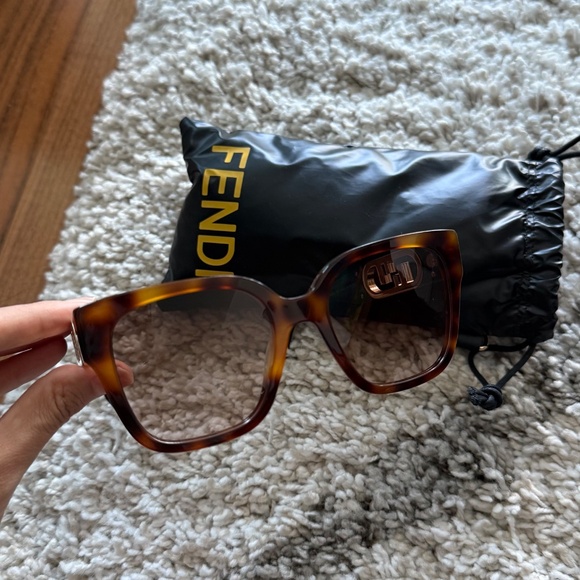 Fendi Women Sunglasses main image 12